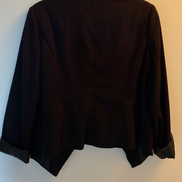 Blazer - Picture 4 of 5